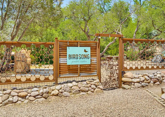 Vibrant 'casa Paloma' W/ Patio - Near Vineyards! Apartment Patagonia