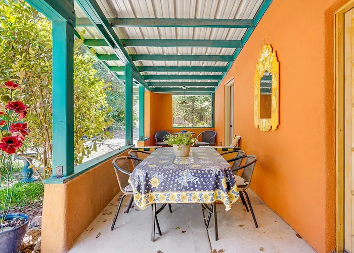 Vibrant 'casa Paloma' W/ Patio - Near Vineyards! * Patagonia