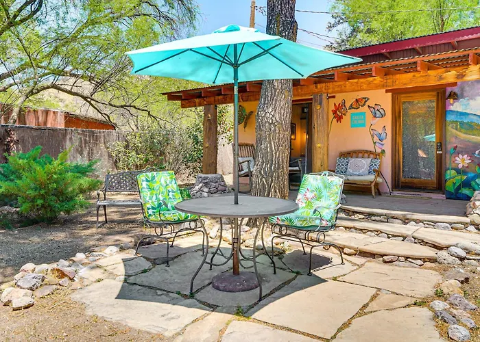 Vibrant 'casa Paloma' W/ Patio - Near Vineyards!
